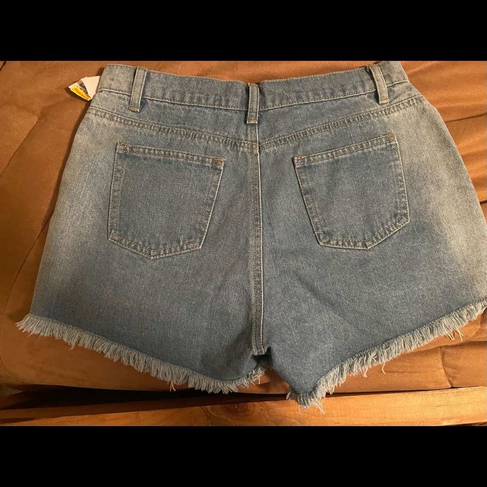 Denim shorts - Picture 2 of 2